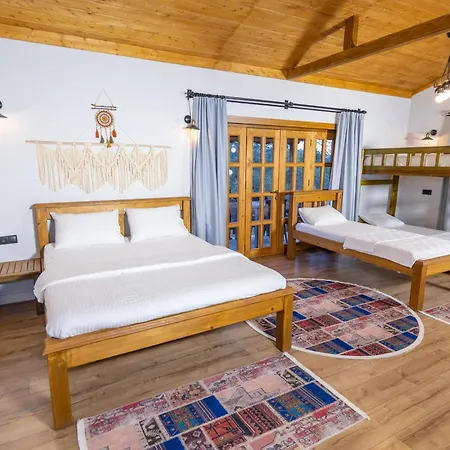 Maison Hill Hobbit & Boutique Hotel *