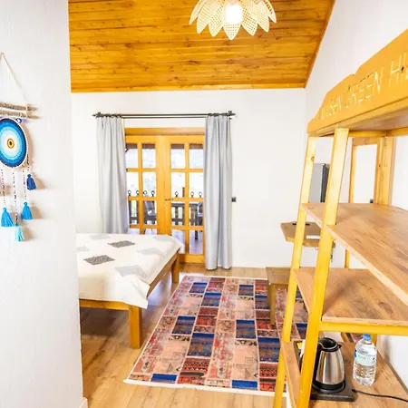 Maison Hill Hobbit & Boutique Отель *