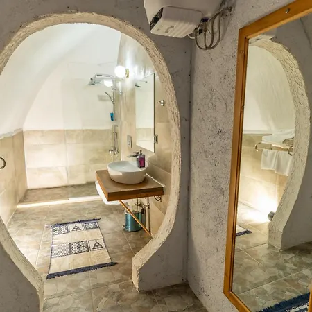 Maison Hill Hobbit & Boutique