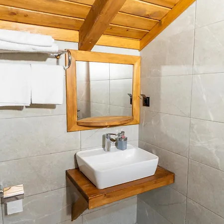 Maison Hill Hobbit & Boutique Отель *