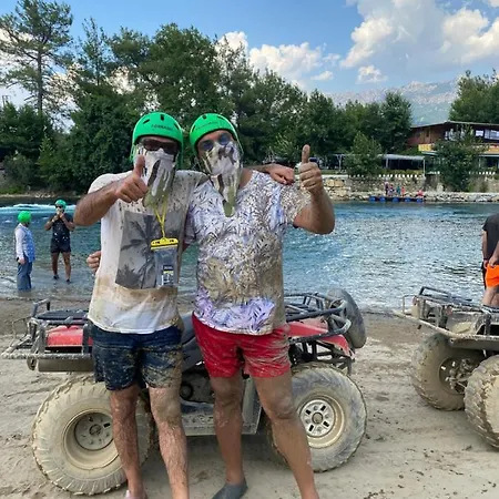 Maison Hill Hobbit & Boutique *